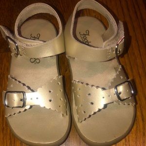 Gold footmates size 7!